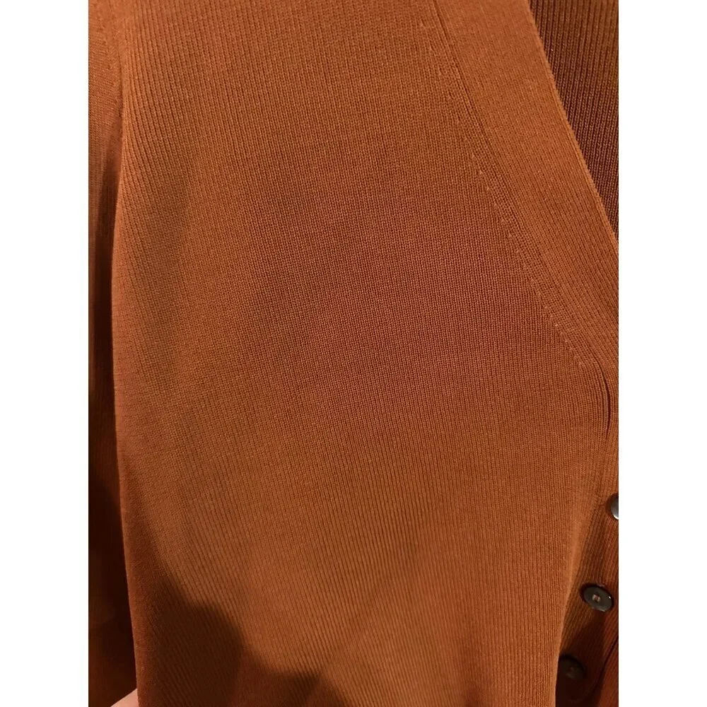 Y Alexis Burnt Orange V Neck Four Button Cropped Ribbed Petal Cardigan - Picture 7 of 11